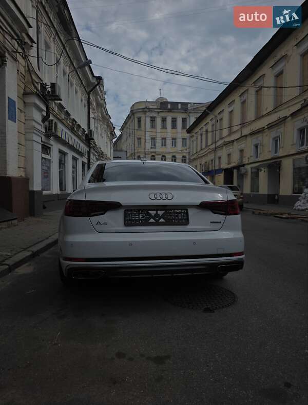 Седан Audi A4 2019 в Харкові