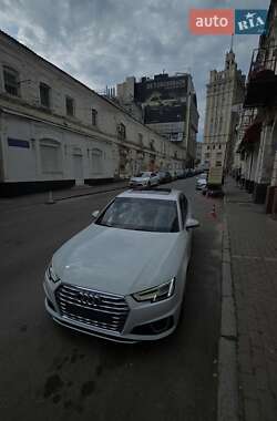 Седан Audi A4 2019 в 