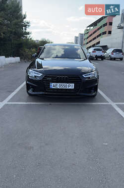 Audi A4 2019