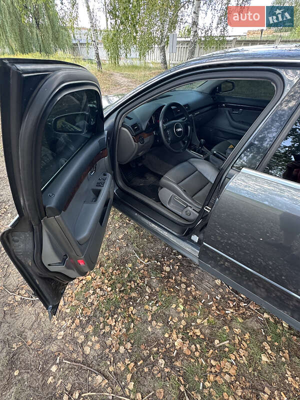 Седан Audi A4 2001 в Чугуеве