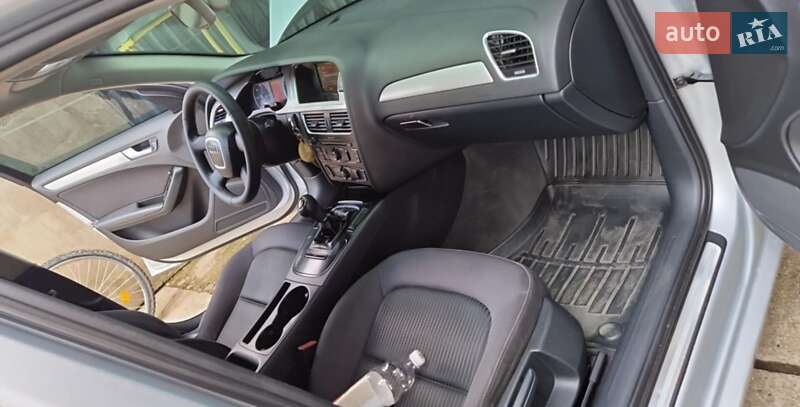 Универсал Audi A4 2011 в Берегово