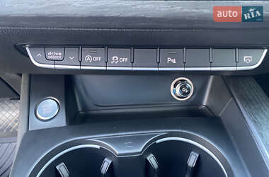 Седан Audi A4 2016 в 
