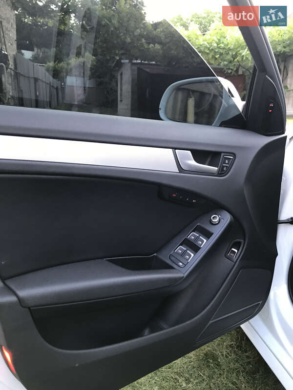 Седан Audi A4 2014 в Полтаве