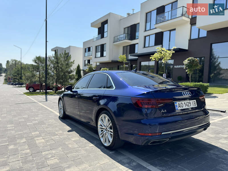 Седан Audi A4 2019 в Ужгороді
