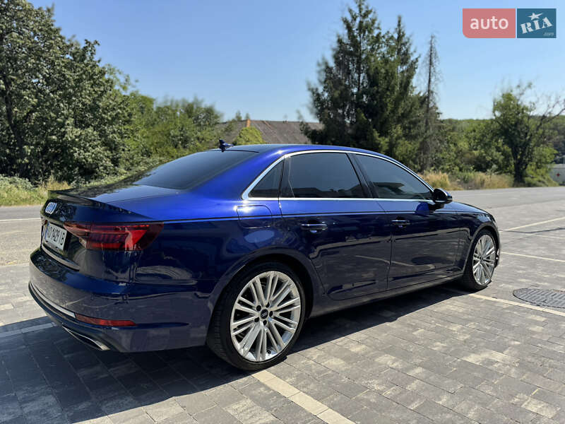 Седан Audi A4 2019 в Ужгороді