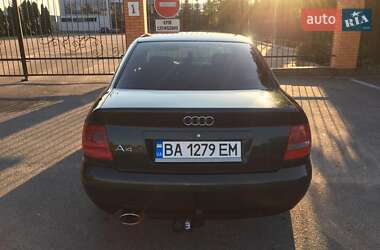Седан Audi A4 2000 в 