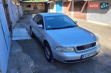 Седан Audi A4 1999 в 