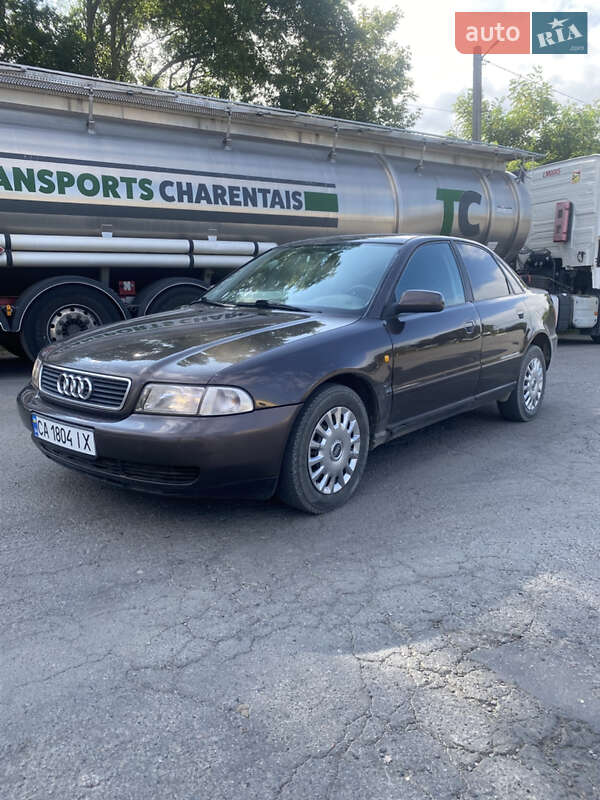 Седан Audi A4 1997 в Ковеле