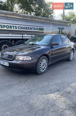 Седан Audi A4 1997 в 