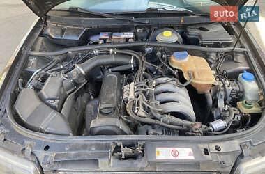 Седан Audi A4 1997 в 
