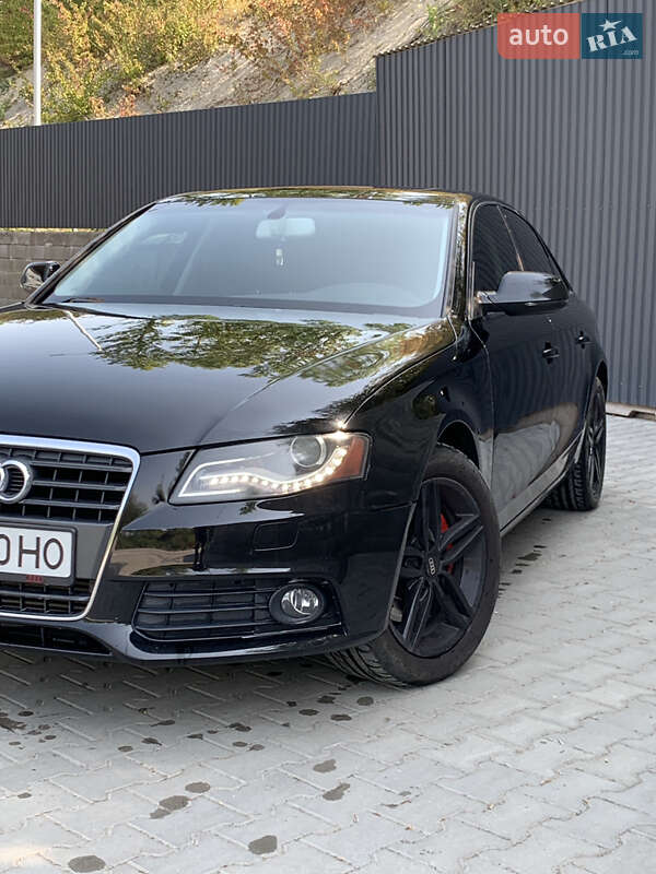 Седан Audi A4 2010 в Галиче