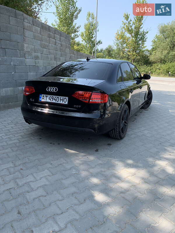 Седан Audi A4 2010 в Галиче