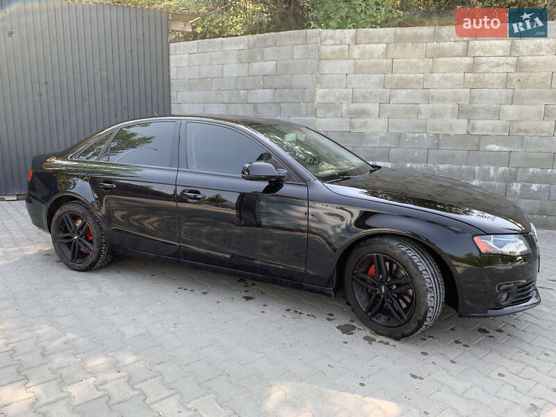 Седан Audi A4 2010 в Галиче
