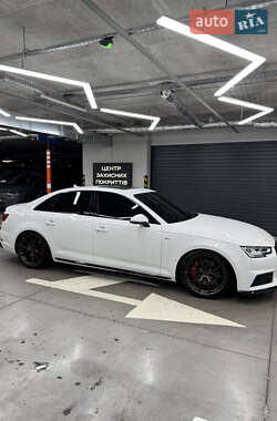 Седан Audi A4 2015 в 