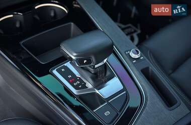 Седан Audi A4 2021 в 