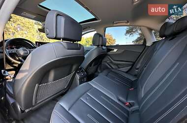 Седан Audi A4 2021 в 