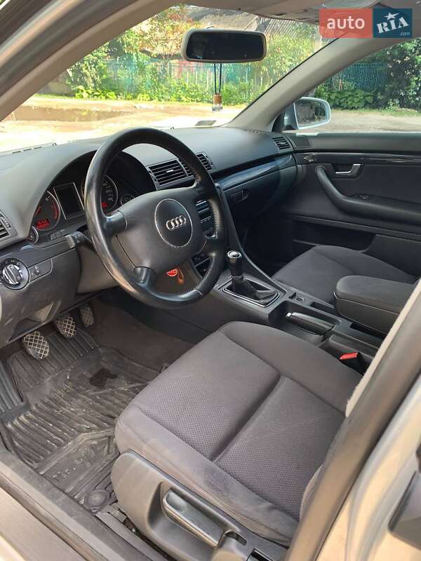 Универсал Audi A4 2003 в Остроге