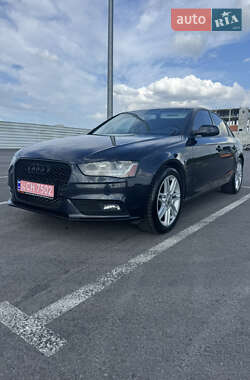 Седан Audi A4 2014 в Львове
