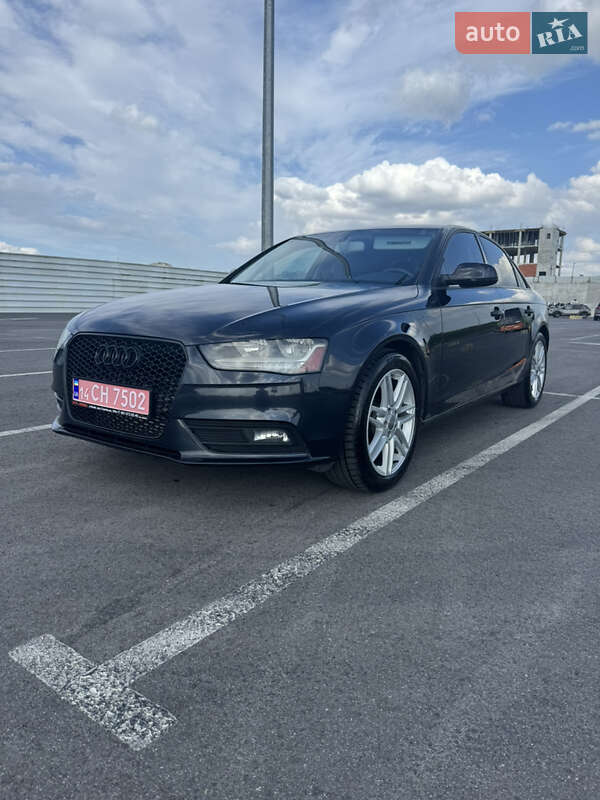 Седан Audi A4 2014 в 