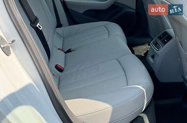 Седан Audi A4 2023 в 