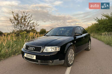 Седан Audi A4 2004 в Городке