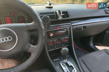 Седан Audi A4 2004 в 