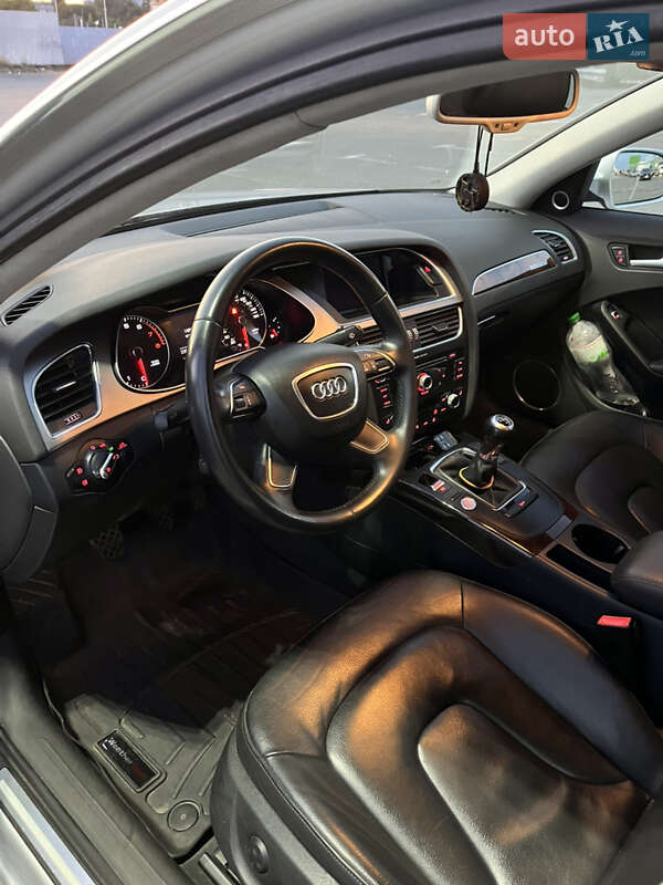 Седан Audi A4 2014 в Киеве