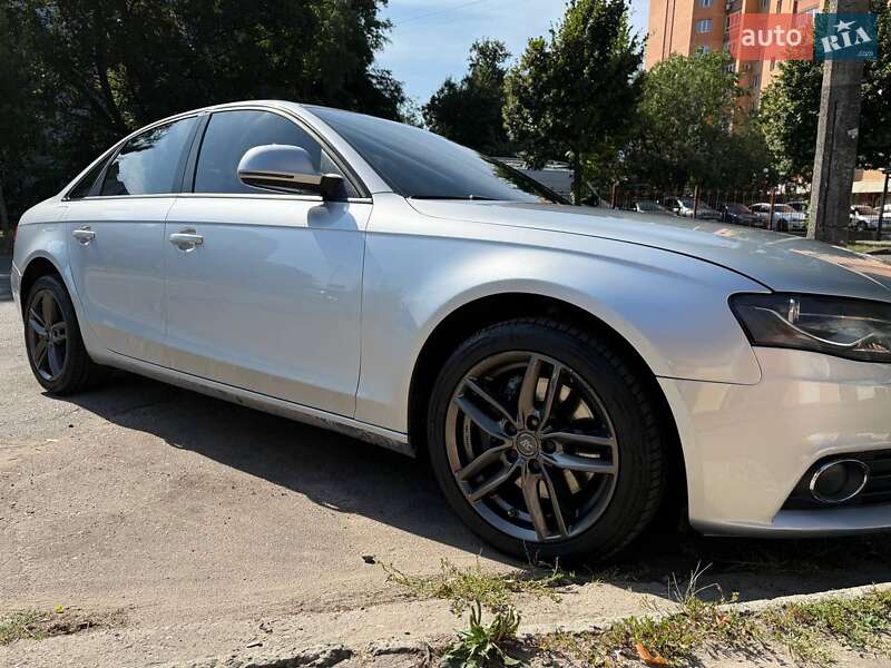 Седан Audi A4 2008 в Чернигове