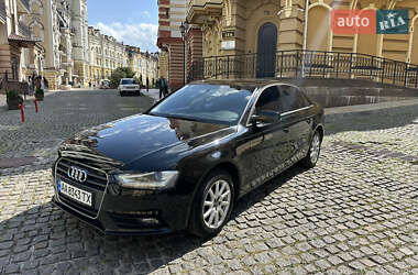 Седан Audi A4 2012 в Киеве