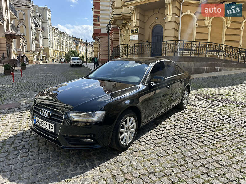 Седан Audi A4 2012 в 