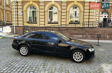 Седан Audi A4 2012 в 