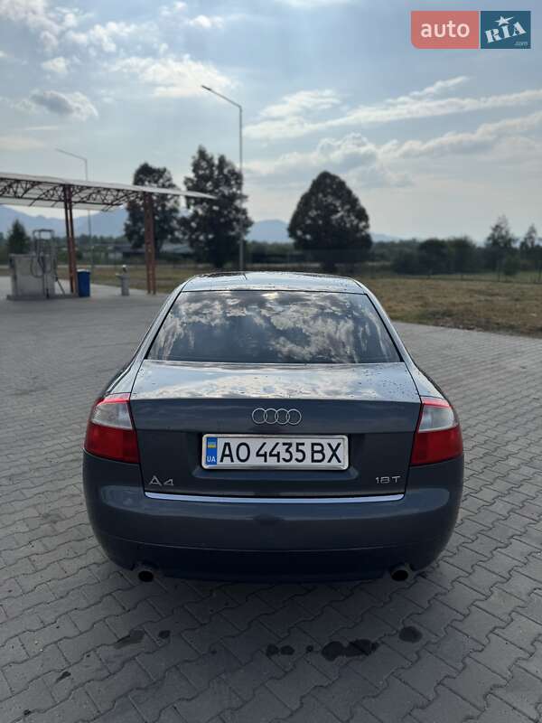 Седан Audi A4 2004 в Тячеве