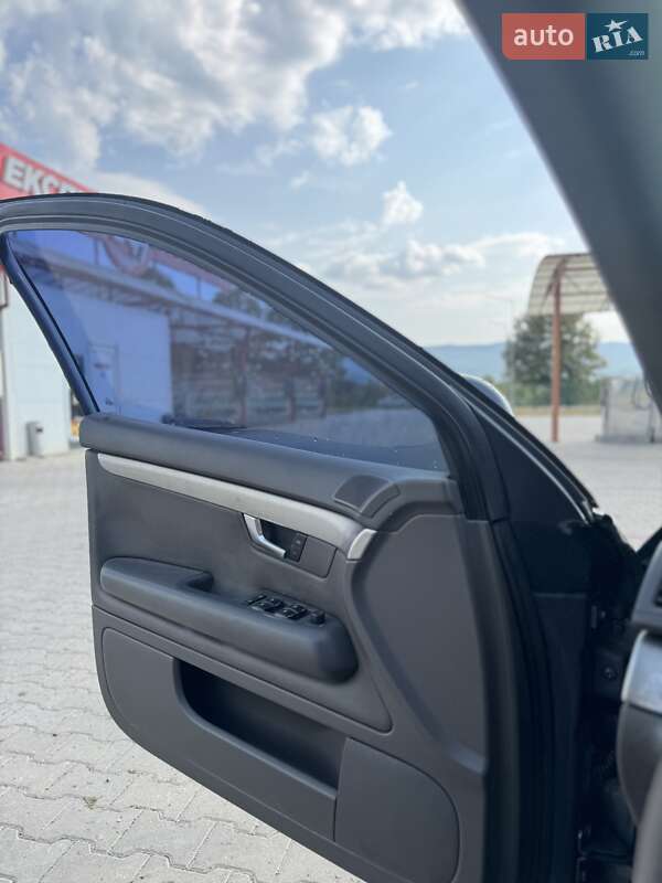 Седан Audi A4 2004 в Тячеве