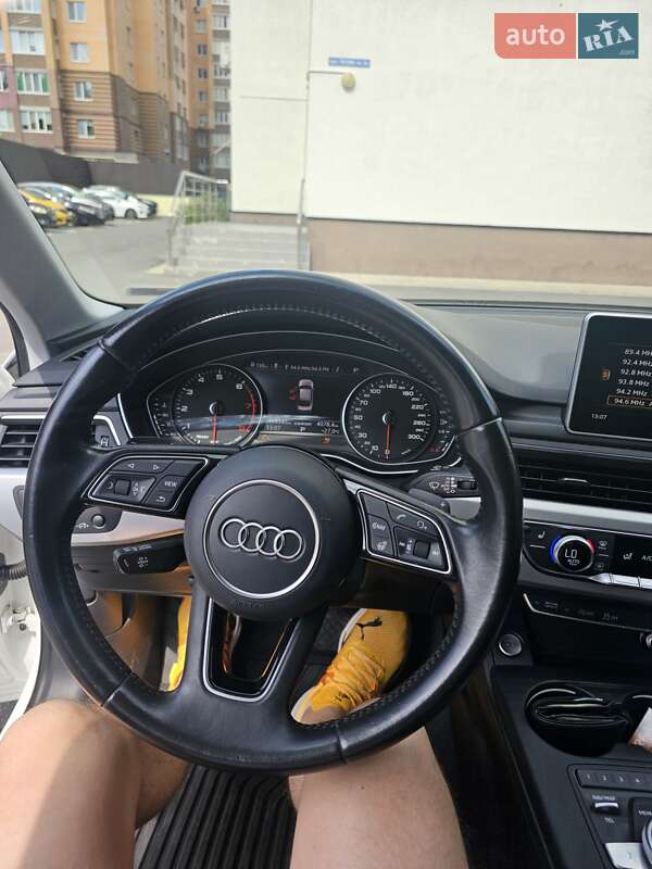 Седан Audi A4 2015 в Киеве