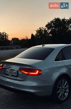Седан Audi A4 2014 в 