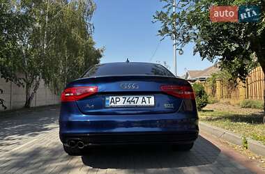 Седан Audi A4 2015 в 