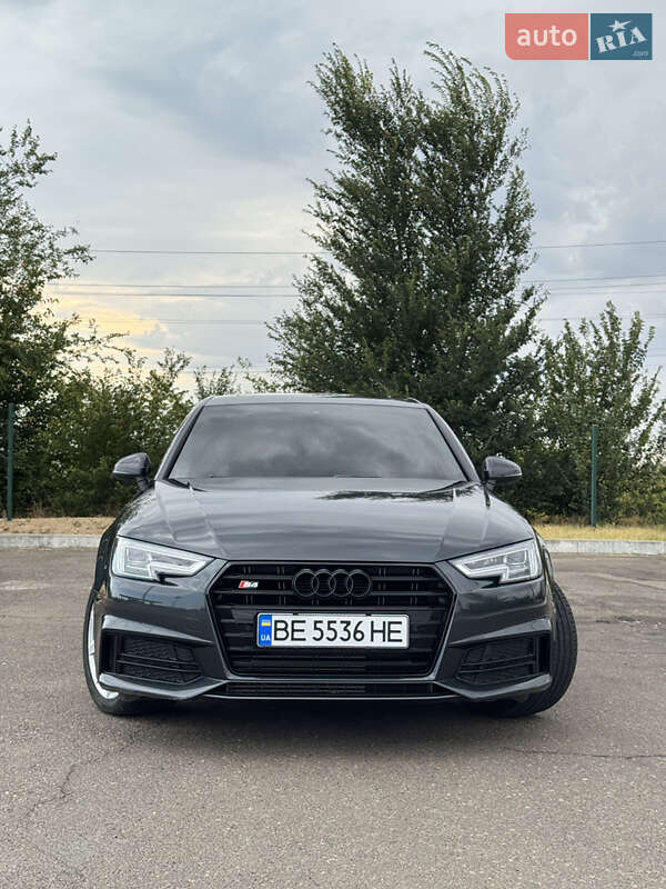 Седан Audi A4 2017 в Николаеве