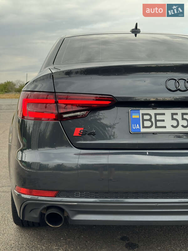Седан Audi A4 2017 в Николаеве