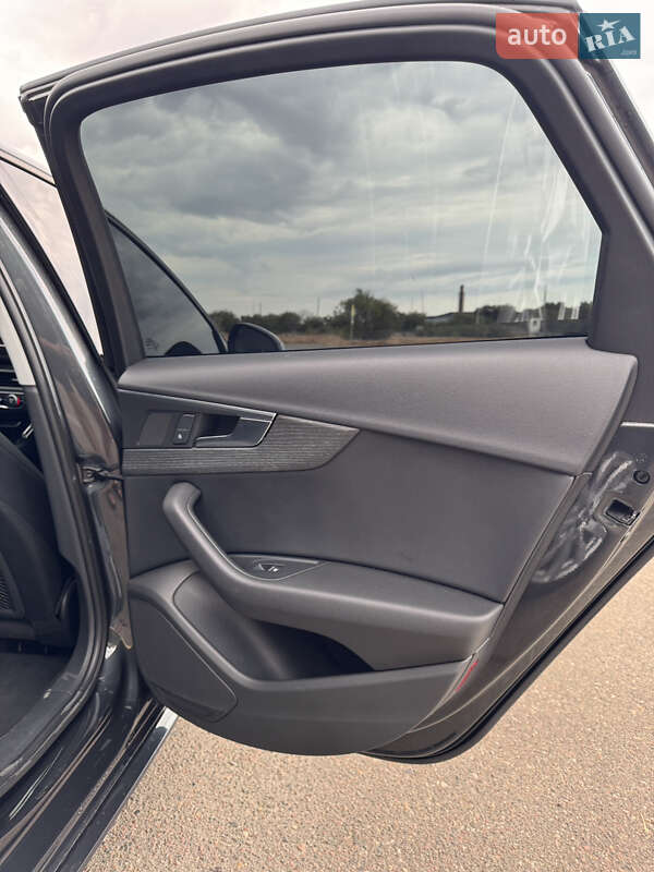 Седан Audi A4 2017 в Николаеве