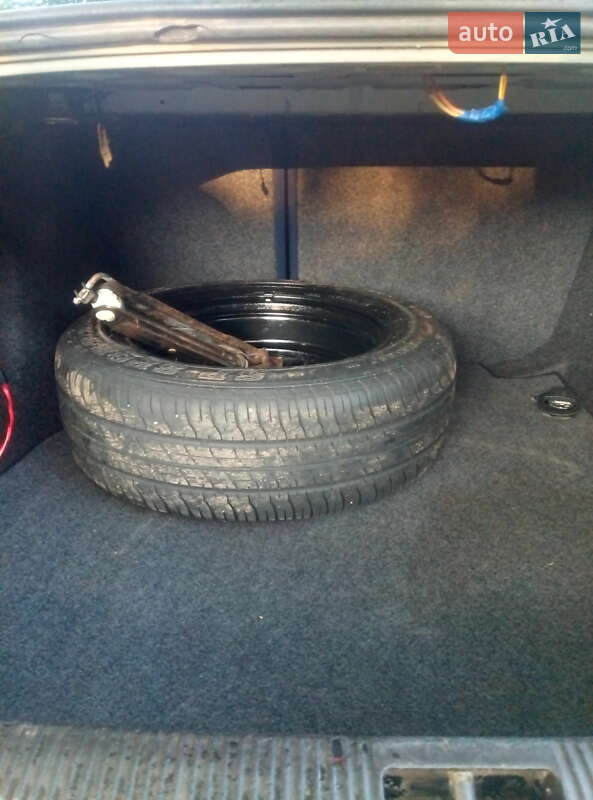 Седан Audi A4 1998 в Ярмолинцах