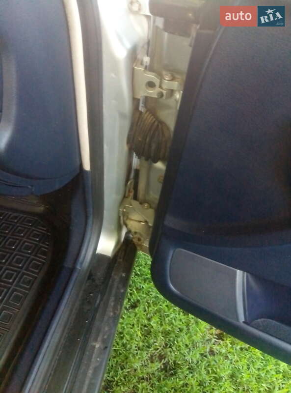 Седан Audi A4 1998 в Ярмолинцах