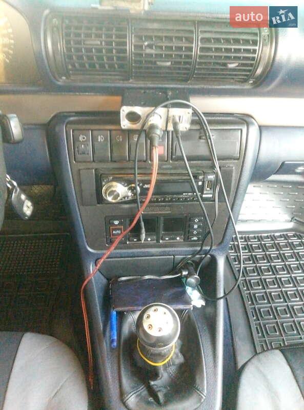 Седан Audi A4 1998 в Ярмолинцах