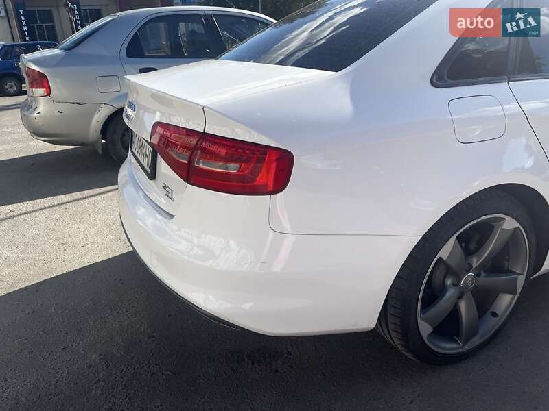 Седан Audi A4 2014 в 