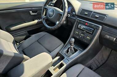 Седан Audi A4 2001 в 