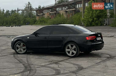 Седан Audi A4 2012 в 