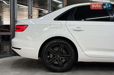 Седан Audi A4 2016 в 