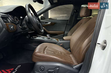 Седан Audi A4 2016 в 