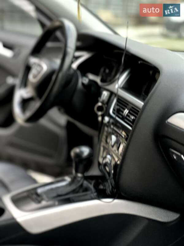 Седан Audi A4 2013 в Самборе