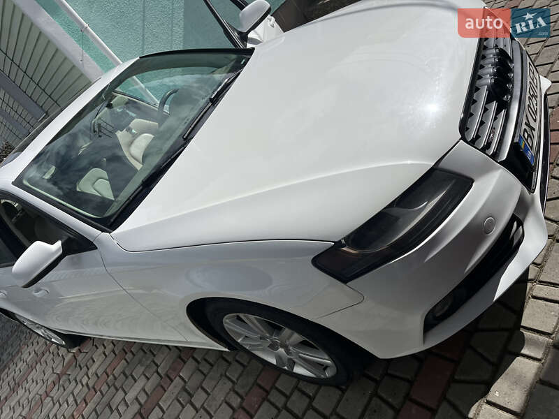 Седан Audi A4 2010 в 
