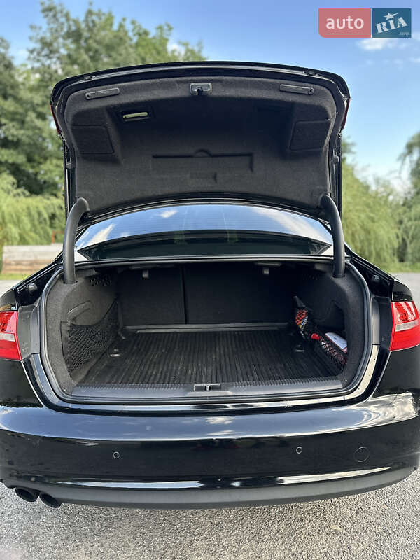 Седан Audi A4 2012 в Ивано-Франковске